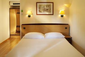 Campanile Versailles Hotel